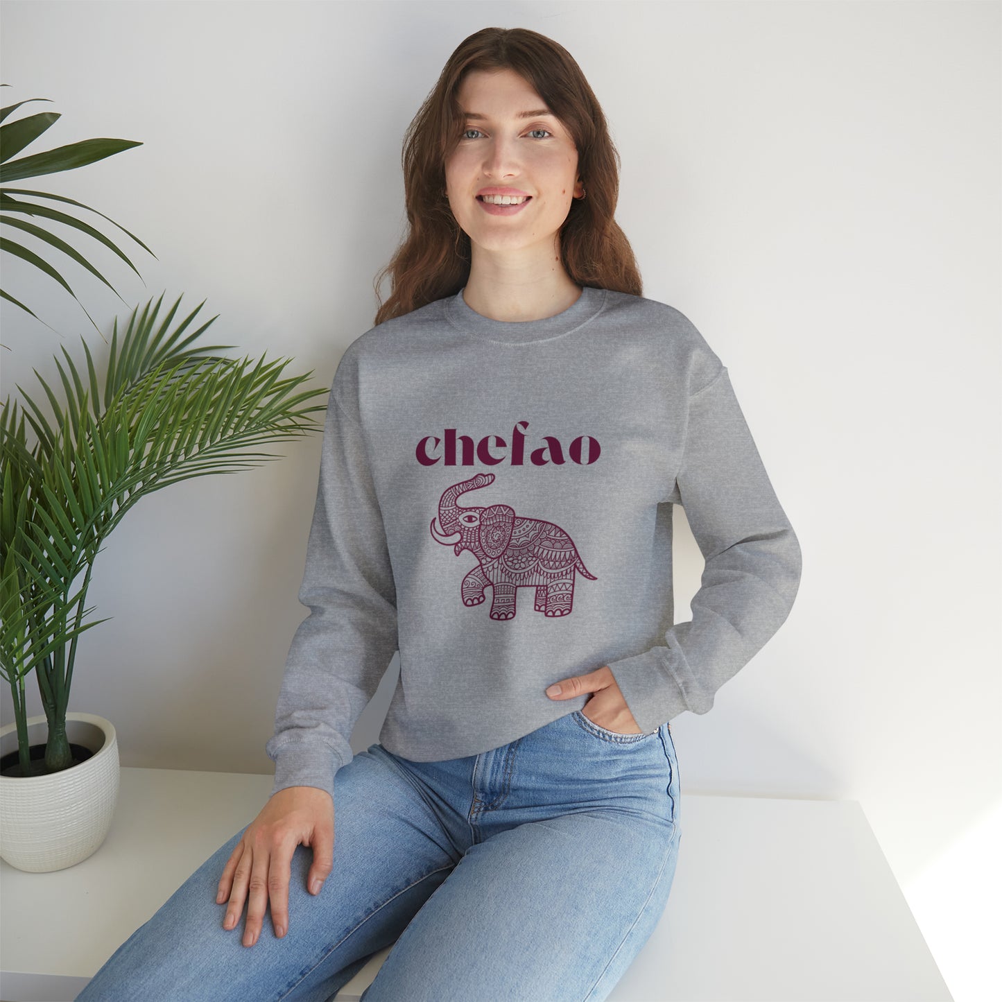 Chefao Elephant III, Unisex Heavy Blend Crewneck Sweatshirt